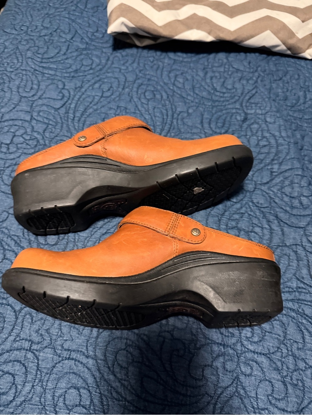 Ariat Tan Leather Slip-On Clogs - Picture 2 of 5